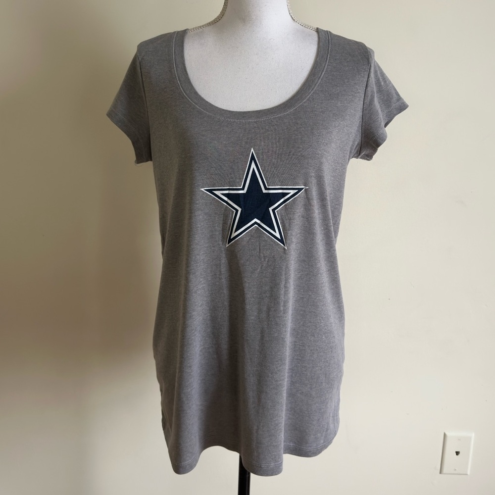NFL Dallas Cowboys || Woman’s Gray Fitted V Neck Heather Star T-shirt Sz L